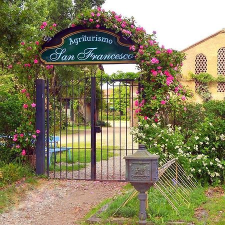 Agriturismo Borgo San Francesco Basiglio Ngoại thất bức ảnh