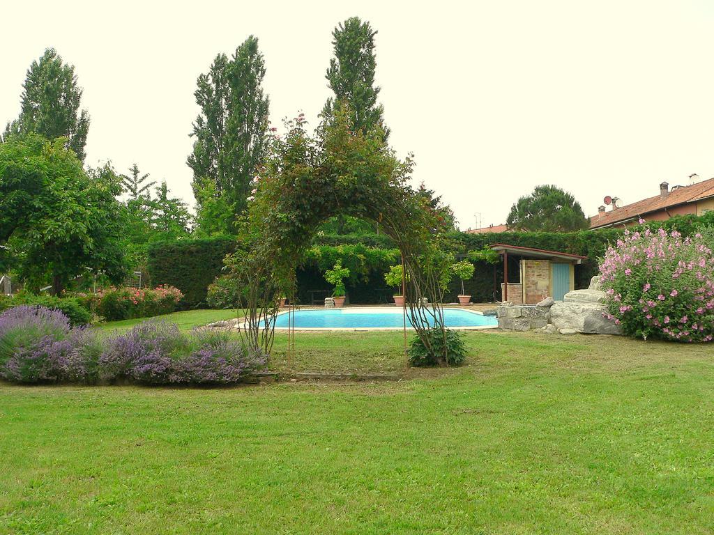 Agriturismo Borgo San Francesco Basiglio Ngoại thất bức ảnh