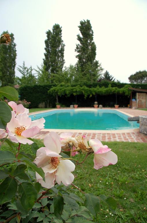 Agriturismo Borgo San Francesco Basiglio Ngoại thất bức ảnh