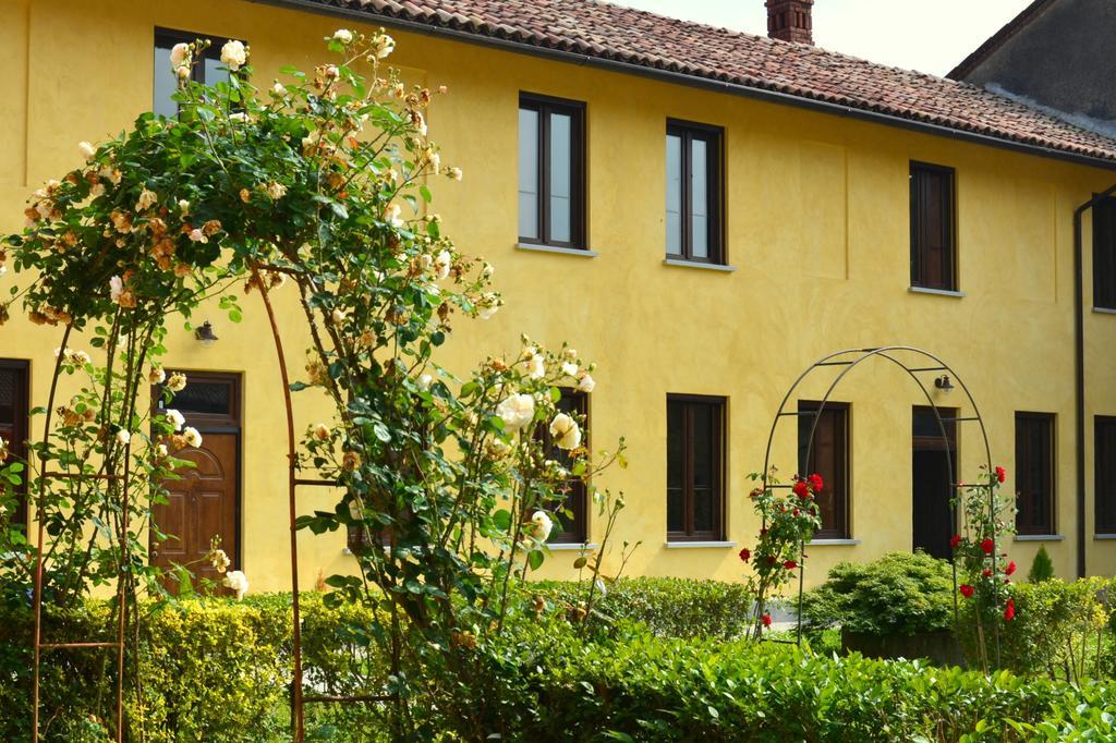 Agriturismo Borgo San Francesco Basiglio Ngoại thất bức ảnh